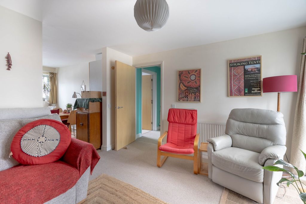 1 bed flat for saleBarnwell Road, Stepneys CB5 photo 3