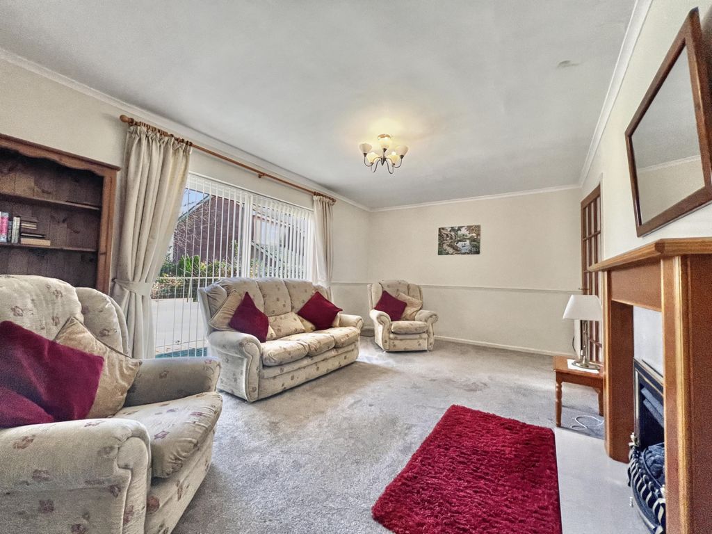 2 bed bungalow for saleModernised, Spacious Bungalow, 7 Gwentlands Close, Chepstow NP16 photo 4