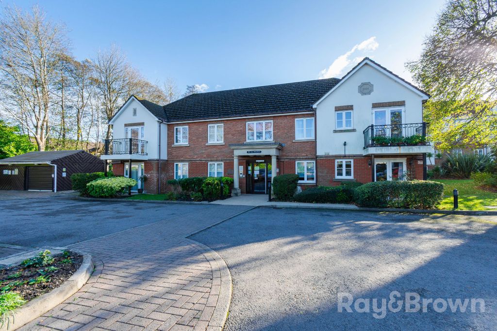 1 bed flat for saleLlys Pegasus, Ty Glas Road, Llanishen, Cardiff CF14