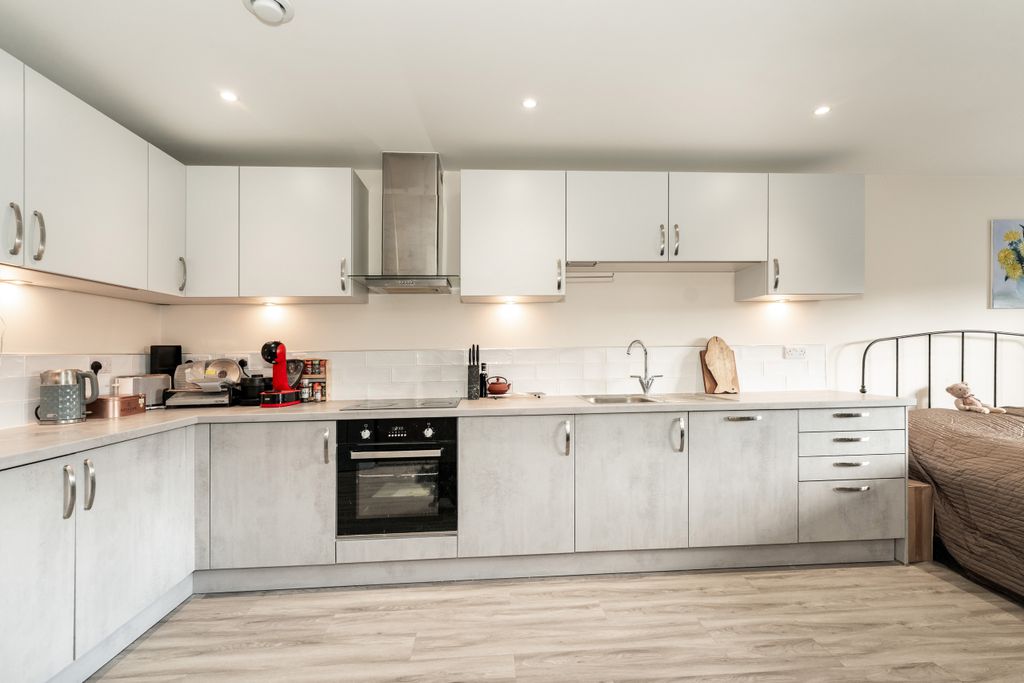 Additional image 5 of Studio for saleLovel House, Milton Road, Cambridge, Cambridgeshire CB4