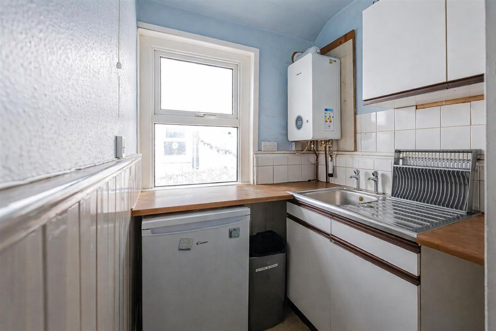 Additional image 6 of 5 bed property for saleWyndham Crescent, Cardiff CF11