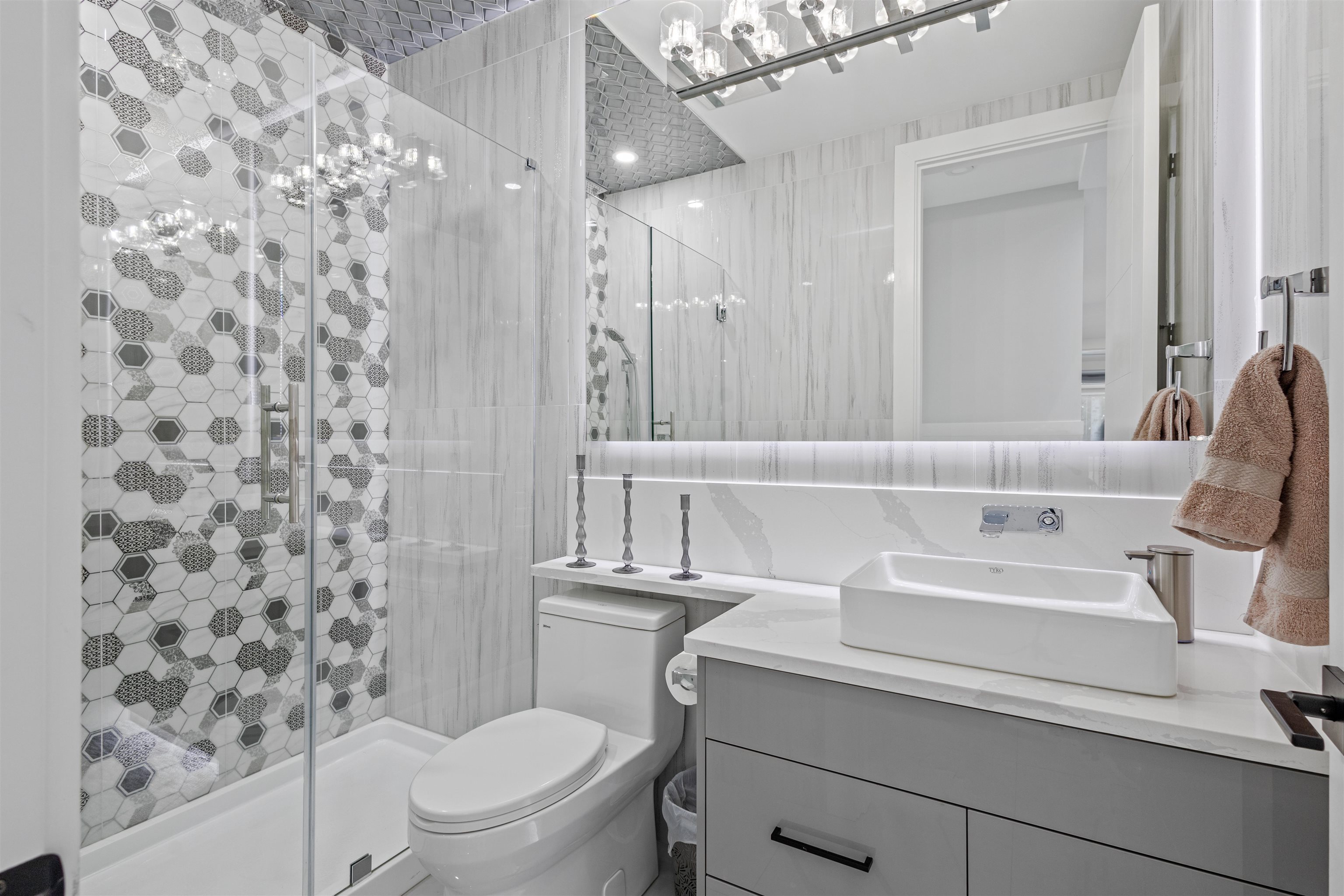 Additional image 6 of 2128 Oakridge Crescent, Abbotsford, BC, V2T 6A8