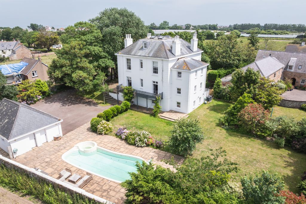 5 bed detached house for saleLa Rue De Fauvic, Grouville, Jersey JE3