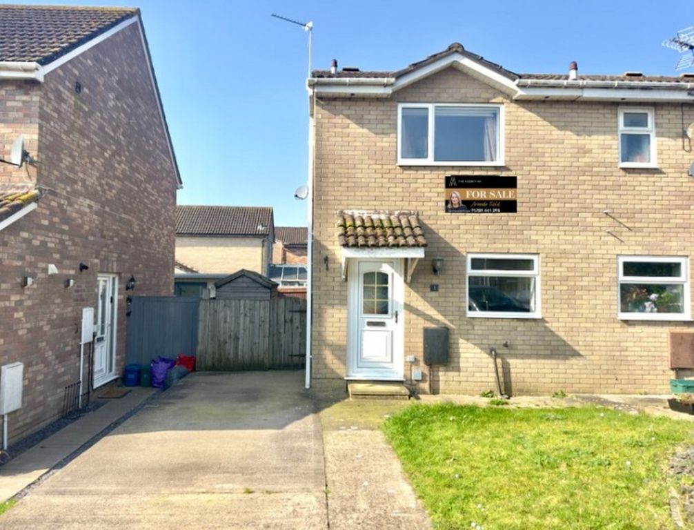 2 bed end terrace house for saleLaburnum Close, Newport NP26