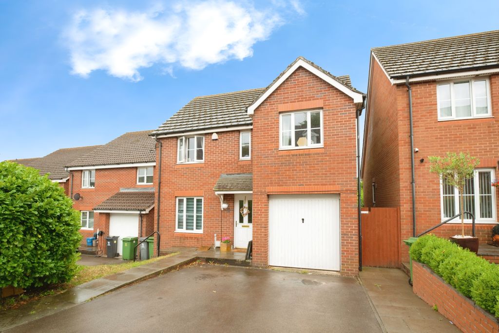 5 bed detached house for saleSpeedwell Close, Cardiff CF23
