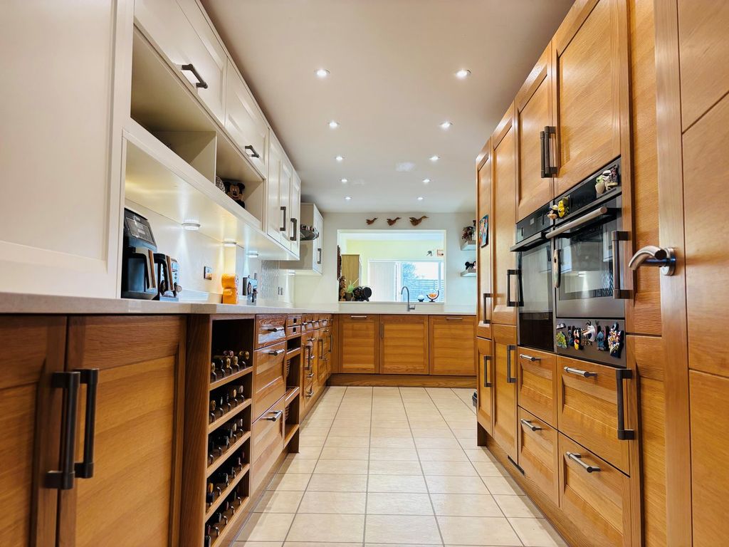 Additional image 7 of 5 bed terraced house for saleLe Vieux Beaumont, St Peter JE3