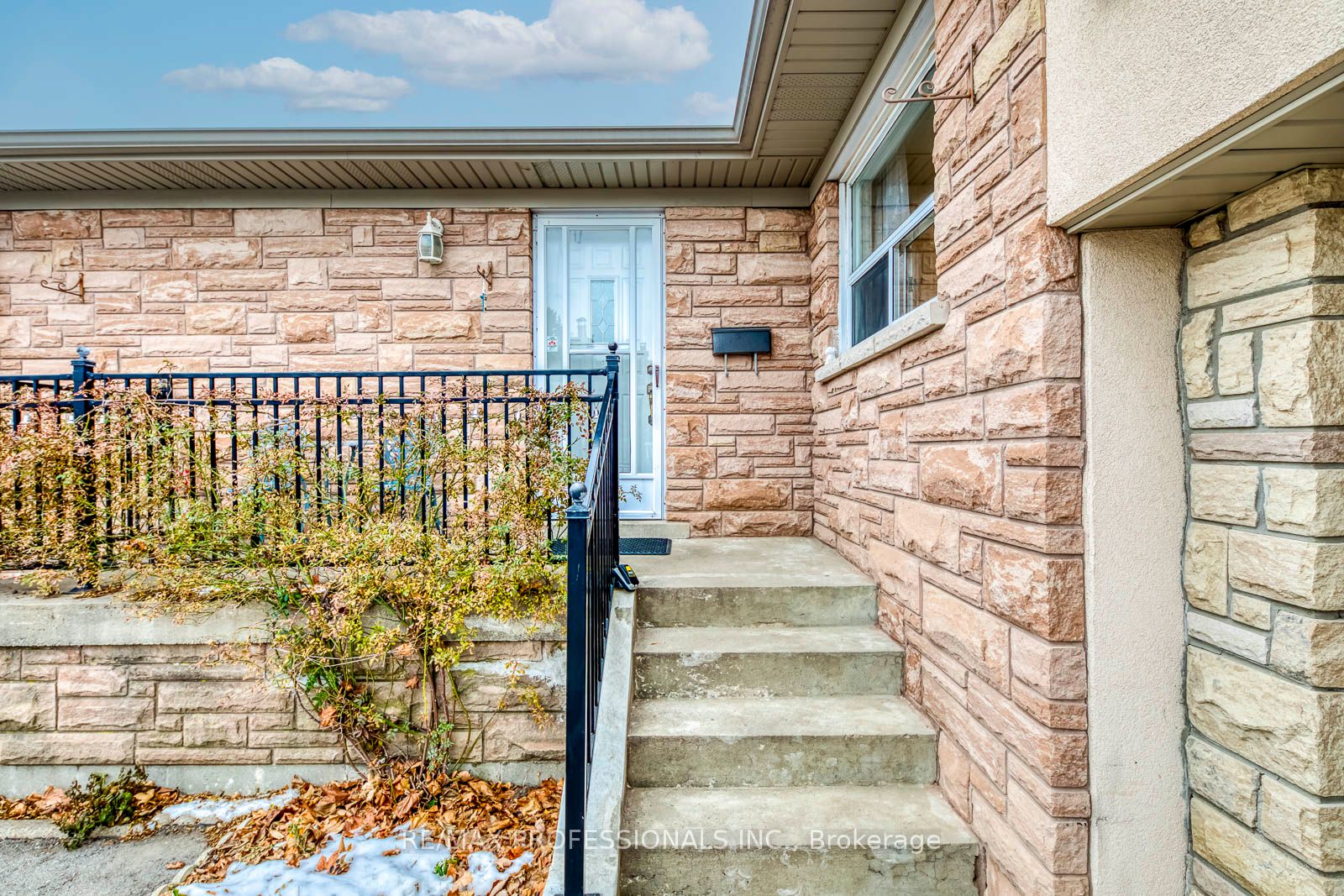 Additional image 2 of 7 Belgate Place, Toronto, ON, M9C 3Y5