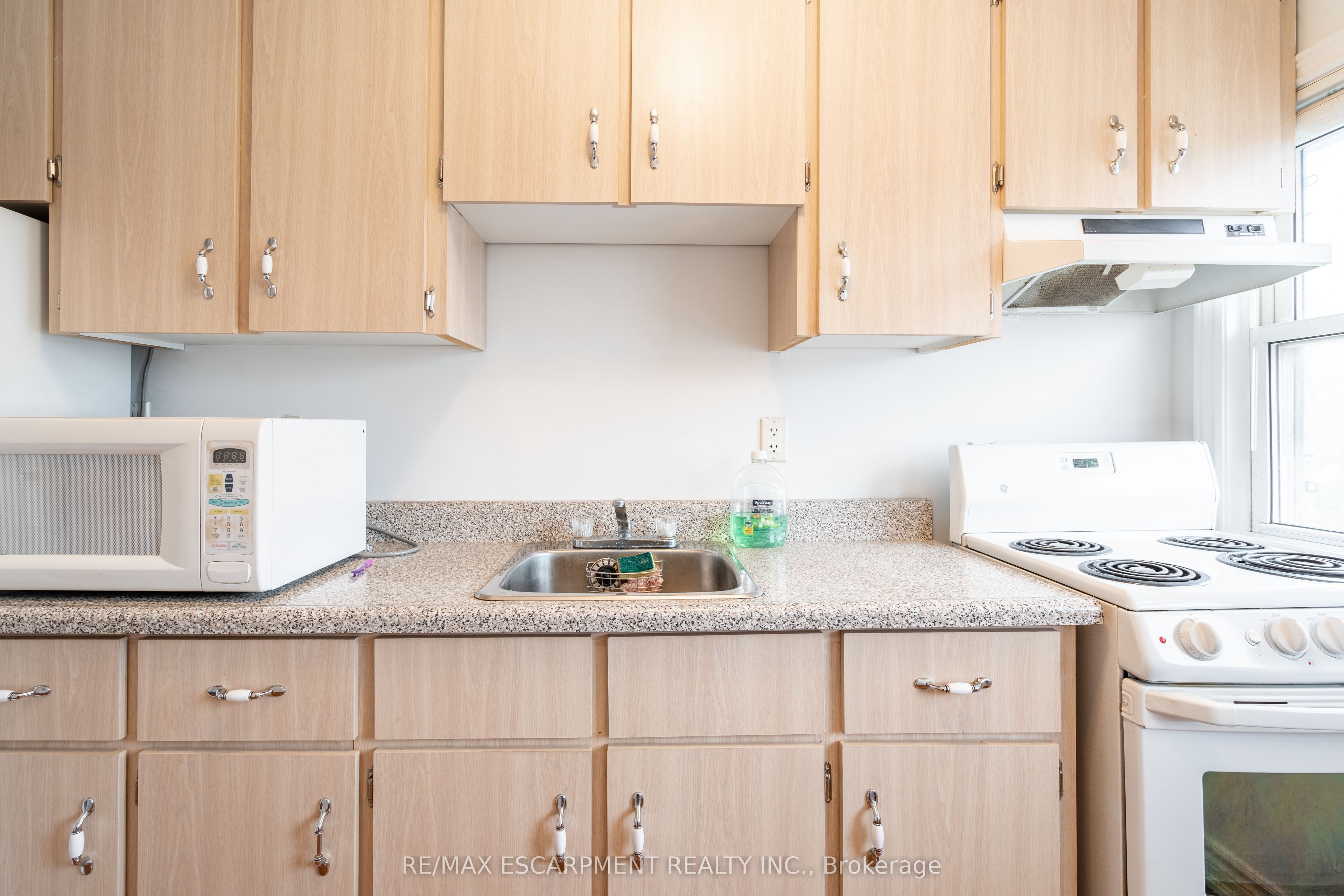 Additional image 6 of 3-80 St. Clair Avenue, Hamilton, ON, L8M 2N5