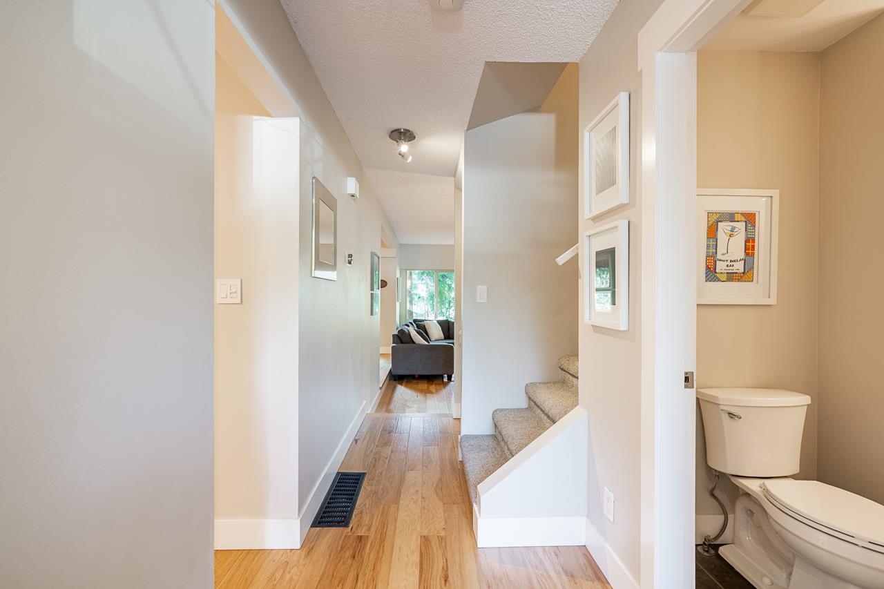 2076 Purcell Way, North Vancouver, BC, V7J 3K3 photo 5