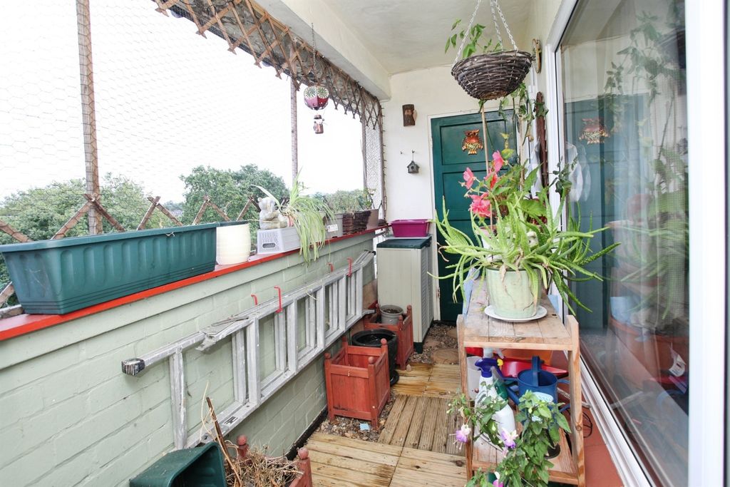 Additional image 8 of 2 bed flat for saleWye Crescent, Bettws, Newport NP20