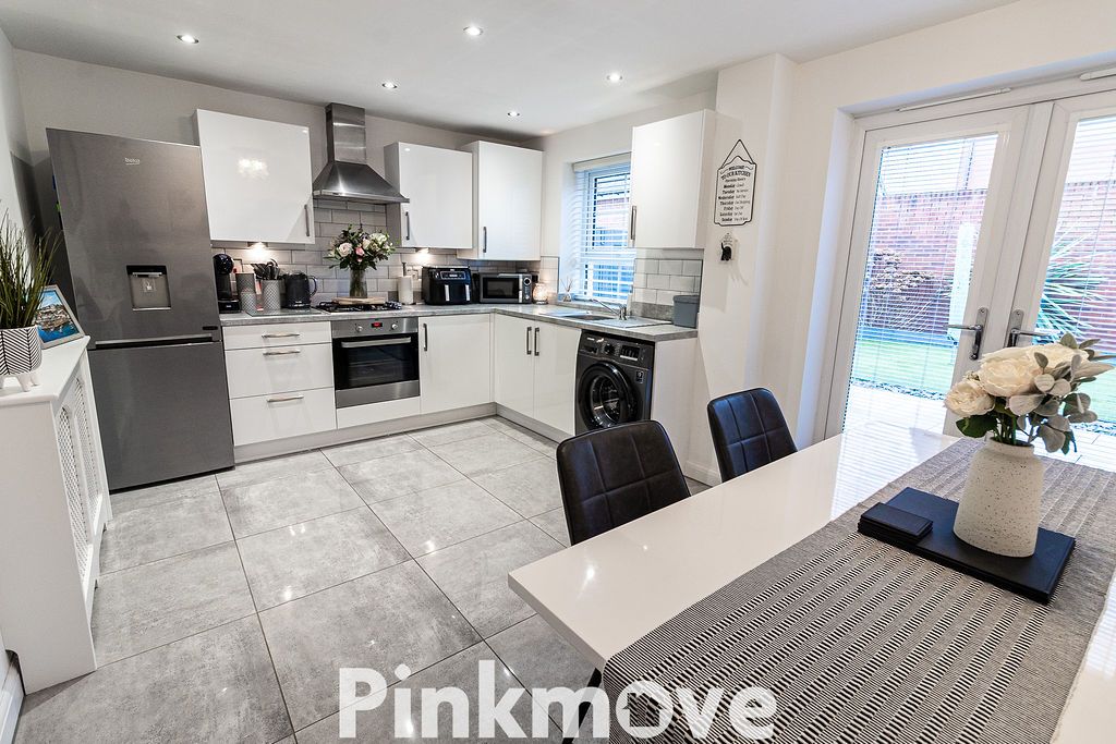 Additional image 4 of 3 bed semi-detached house for saleSilver Birch Close, Pontrhydyrun, Cwmbran NP44