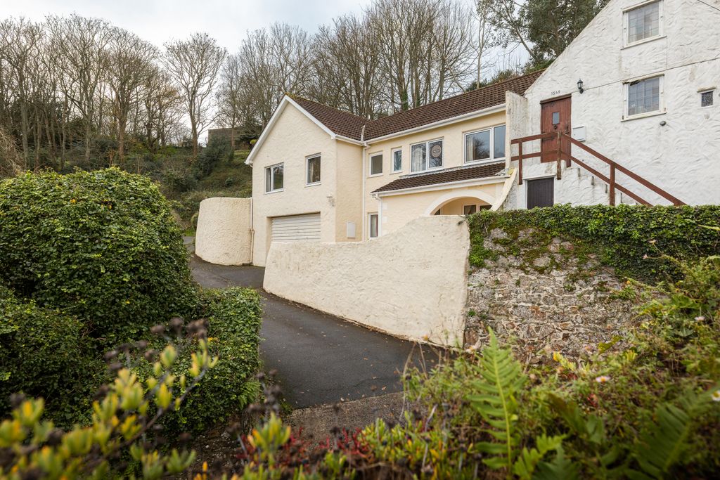 Additional image 5 of 3 bed semi-detached house for saleHavelet, St. Peter Port, Guernsey GY1