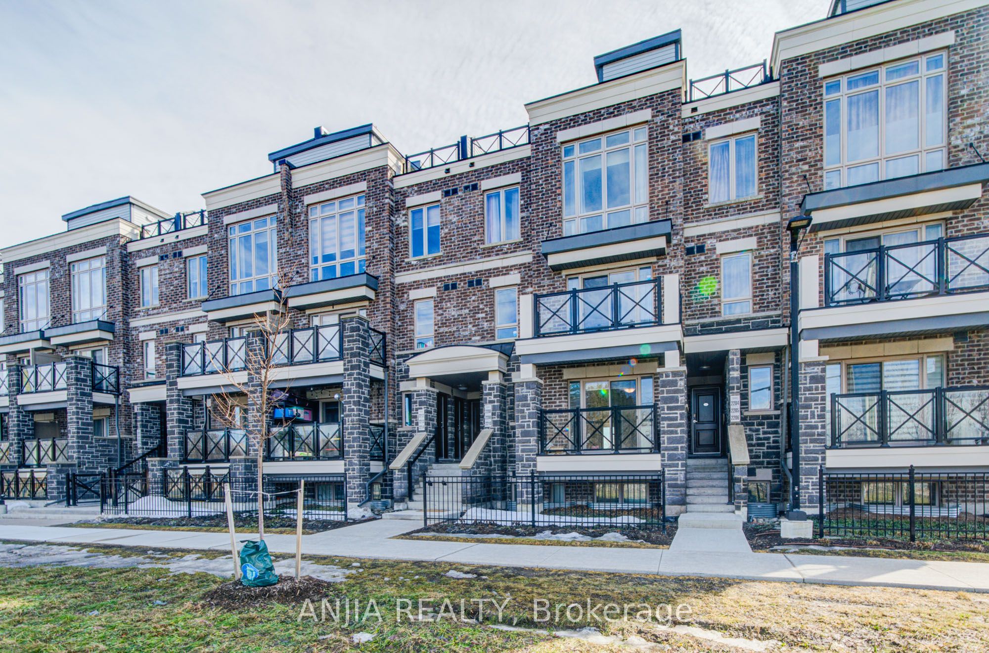 Additional image 2 of 2209-10 Westmeath Lane, Markham, ON, L6B 1N5