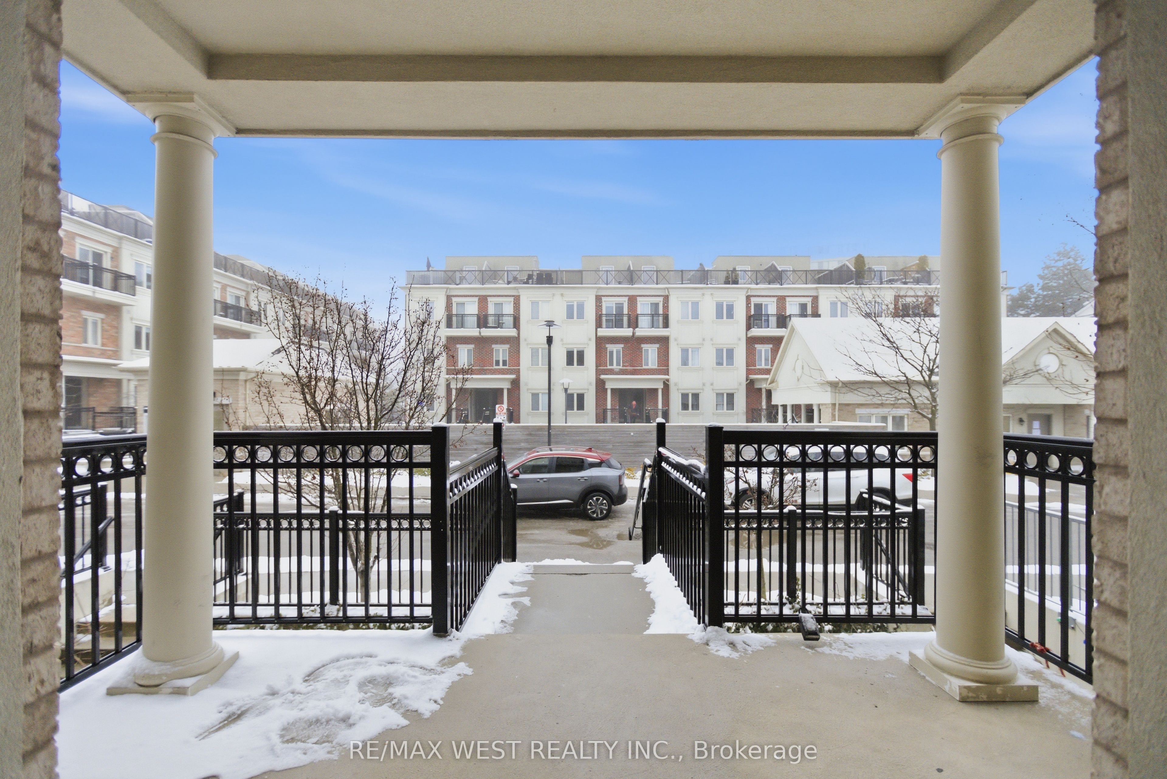 Additional image 2 of 254-19 Coneflower Crescent, Toronto, ON, M2R 0B5