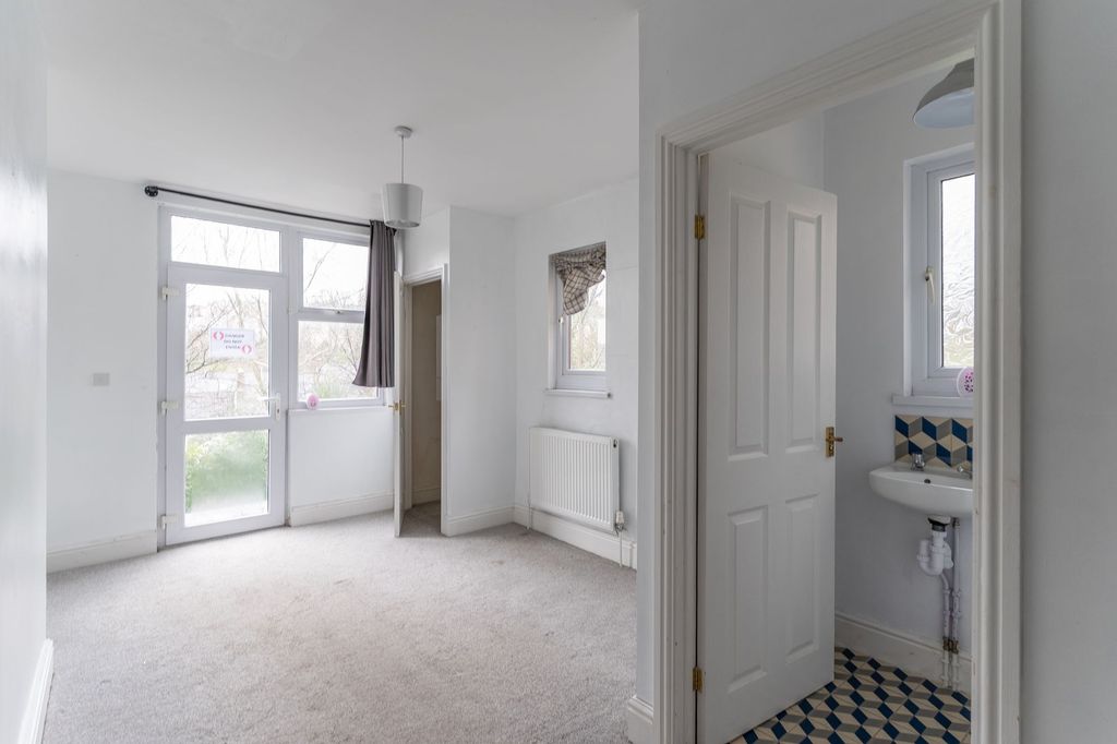 Additional image 10 of 5 bed terraced house for saleKensington Place, Newport NP19
