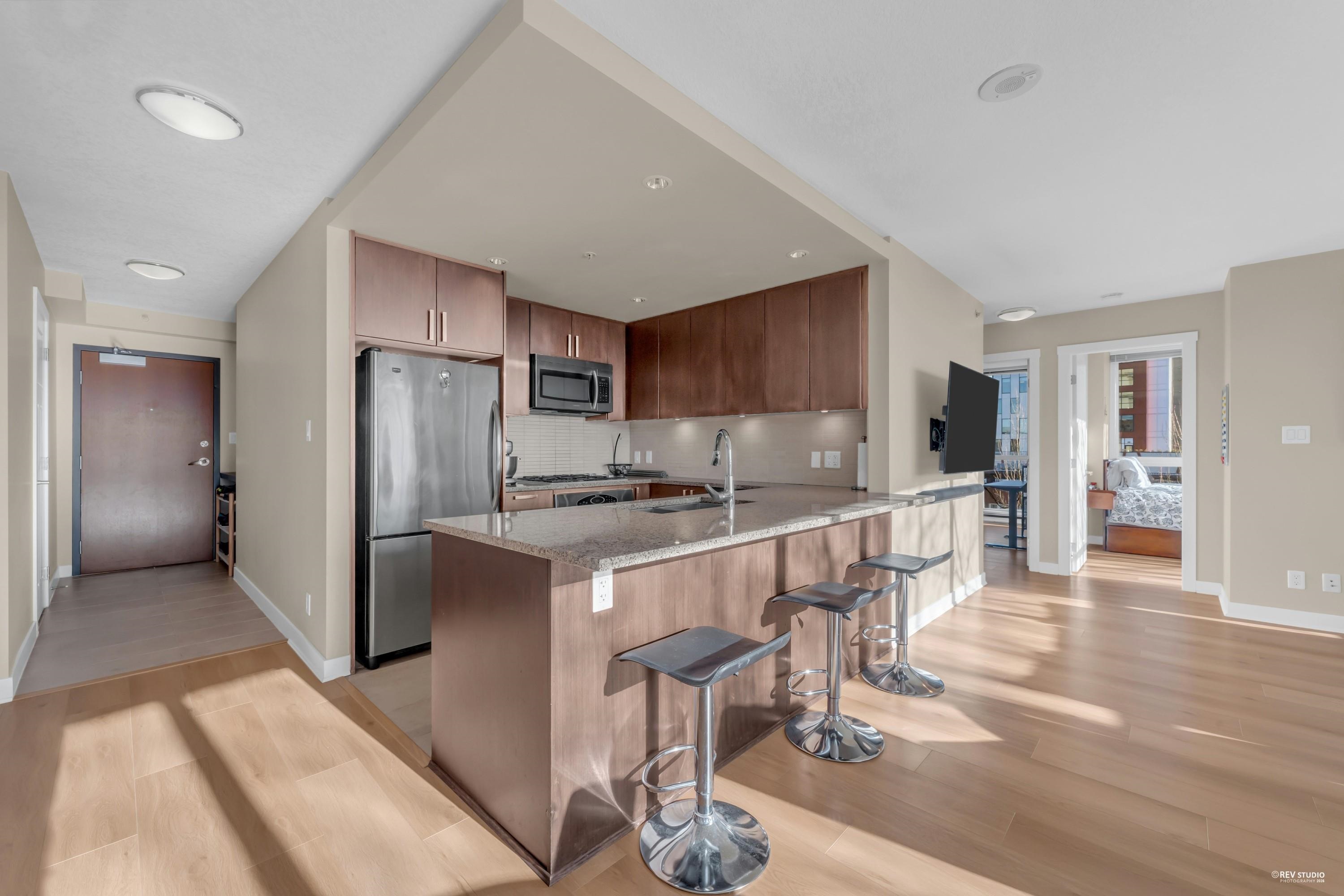 705-2978 Glen Drive, Coquitlam, BC, V3B 0C3
