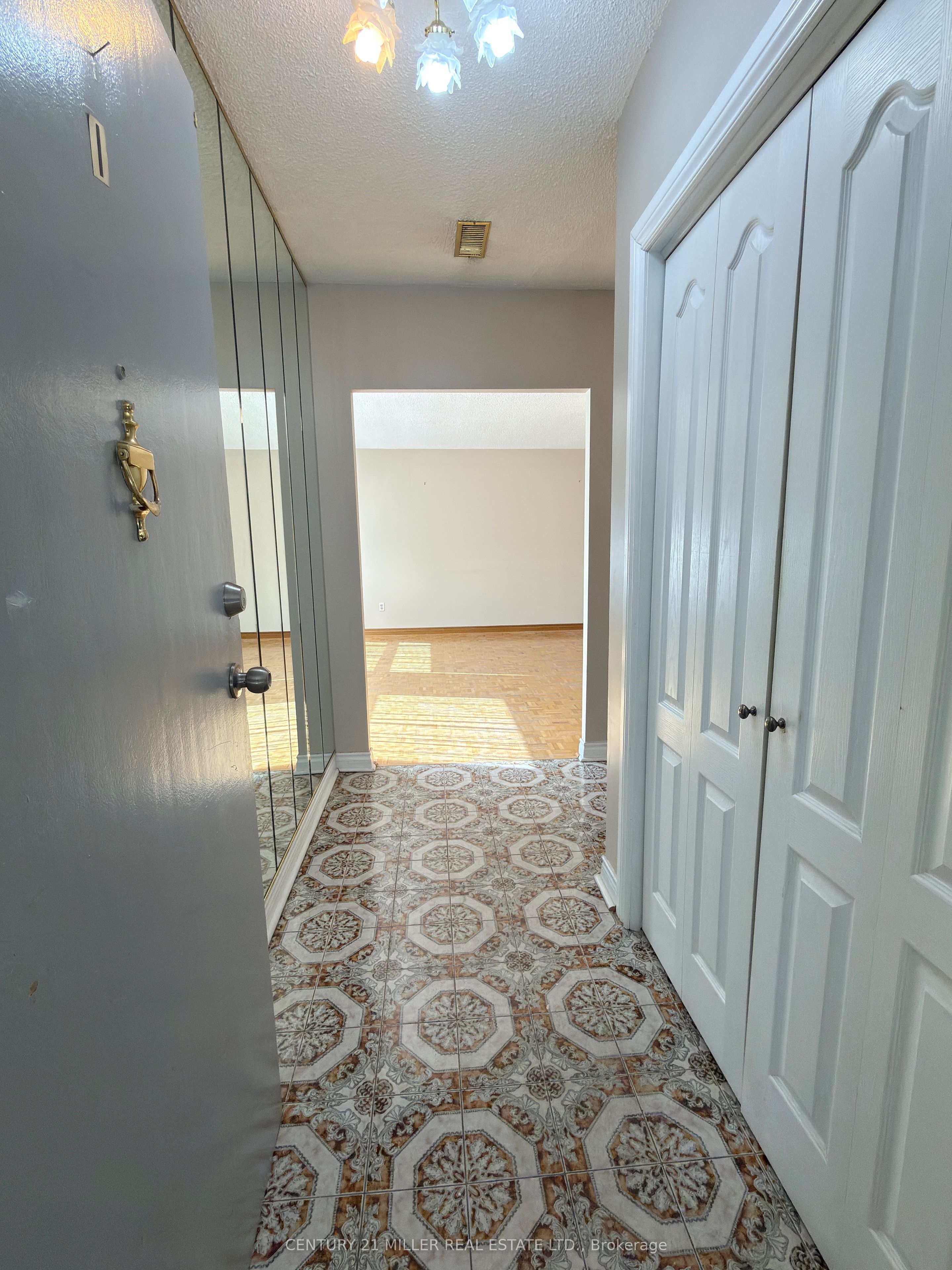 Additional image 2 of 1-438 Kerr Street, Oakville, ON, L6K 3C4