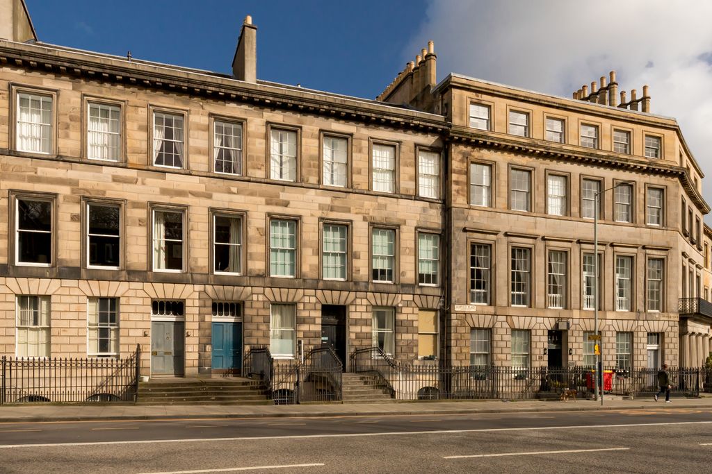 4 bed flat for sale18/5 Leopold Place, Hillside, Edinburgh EH7