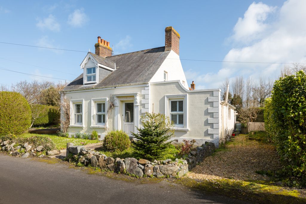 3 bed detached house for saleLe Petit Axce, Vale, Guernsey GY3