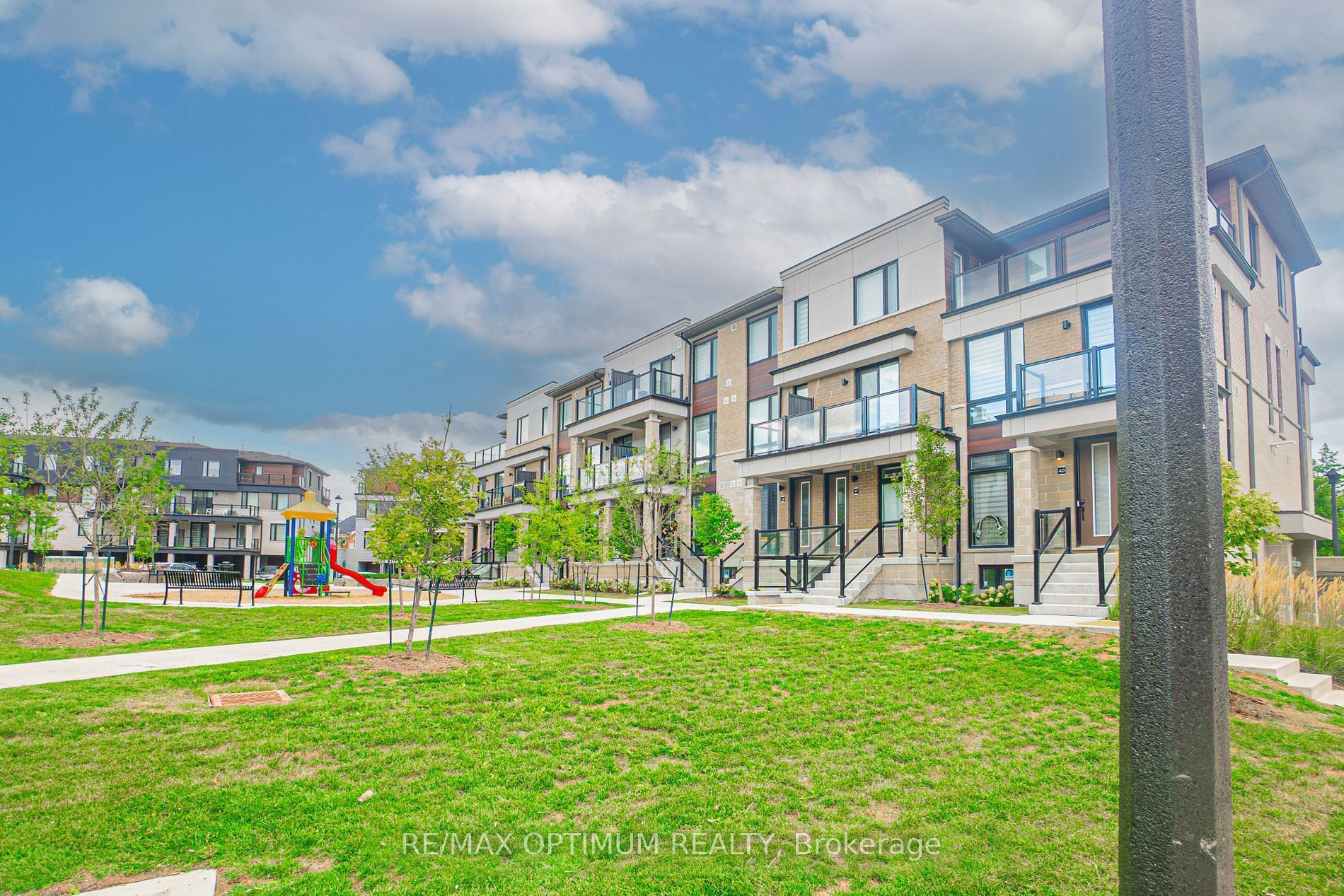 Additional image 2 of 46-45 Knotsberry Circle, Brampton, ON, L6Y 0C3