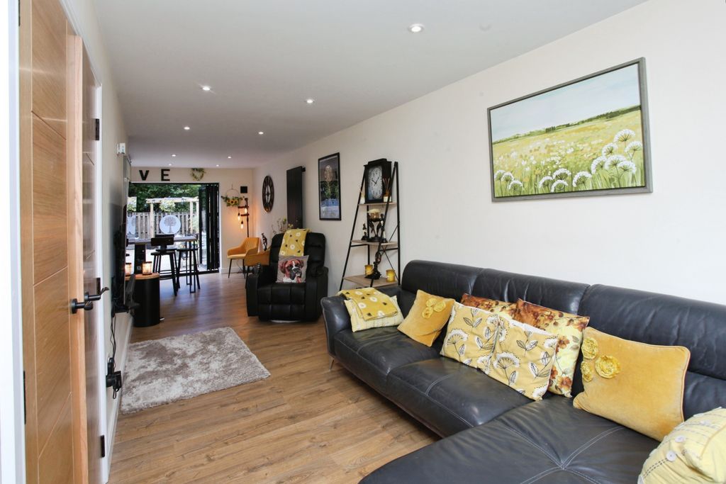 Additional image 7 of 3 bed town house for saleLakeside Close, Ebbw Vale NP23