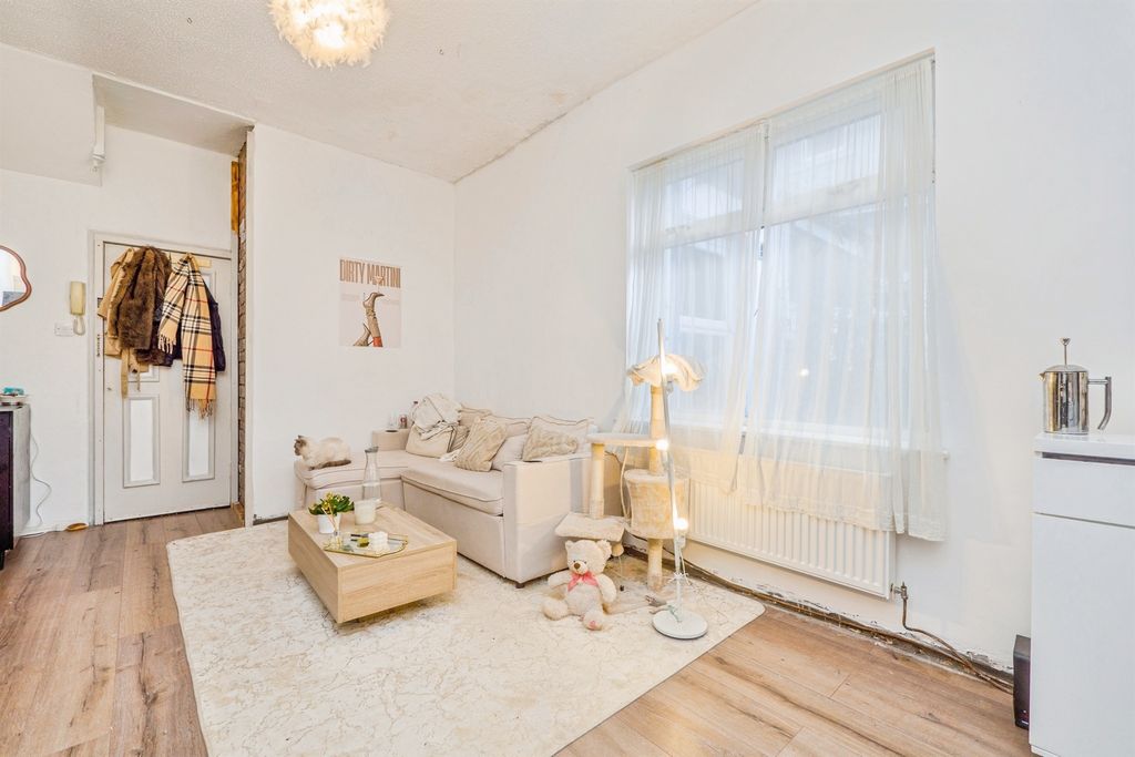 Additional image 2 of 1 bed flat for saleConnaught Road, Roath, Cardiff CF24