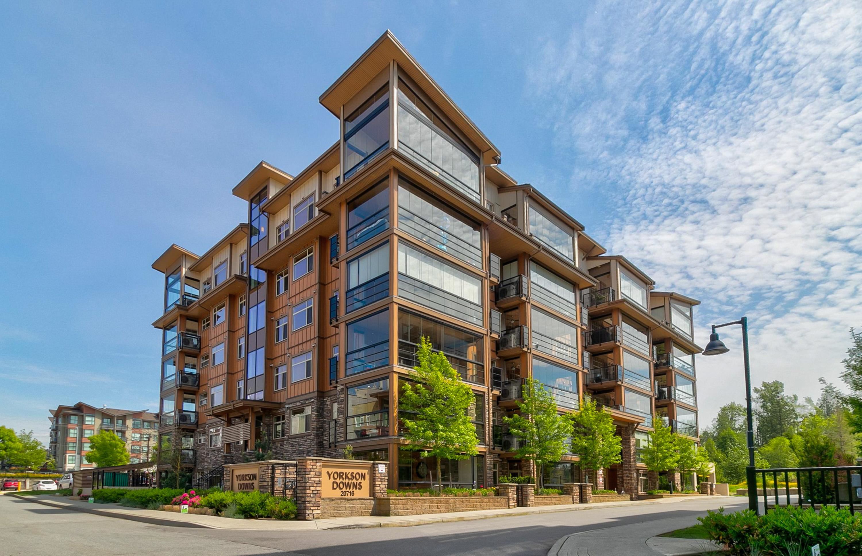 B422-20716 Willoughby Town Centre Drive, Langley, BC, V2Y 3J8