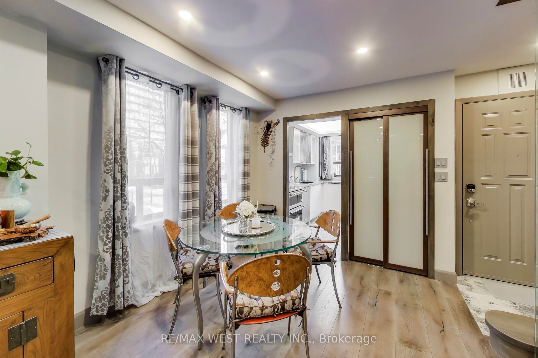 Additional image 4 of 21 Dundonald Street, Toronto, ON, M4Y 1K3