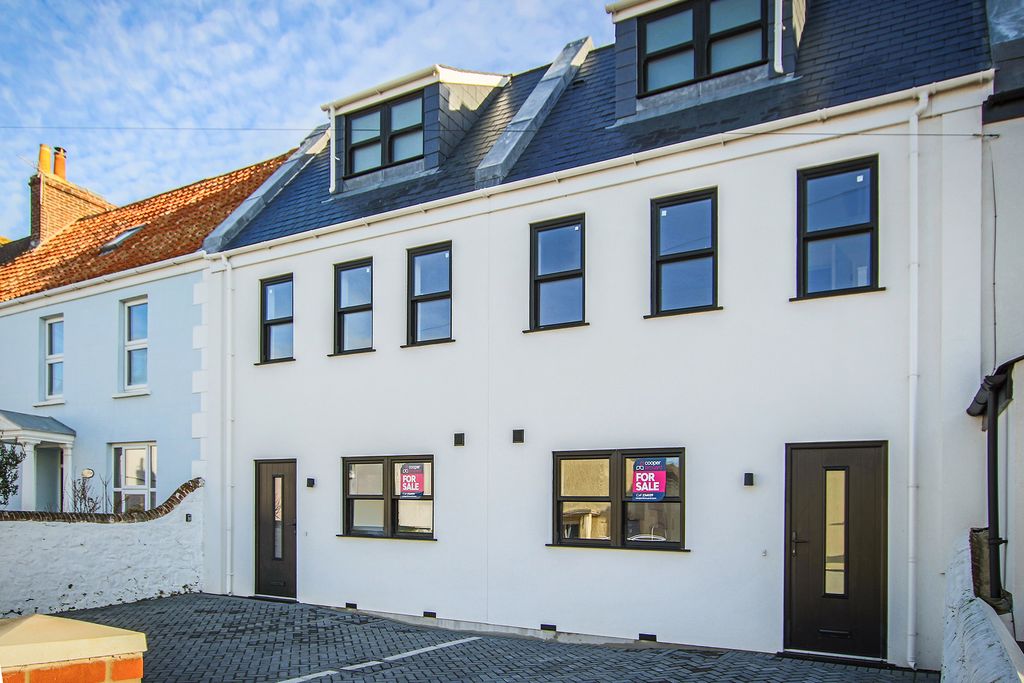 3 bed property for saleVale Road, St Sampson's, Guernsey GY2