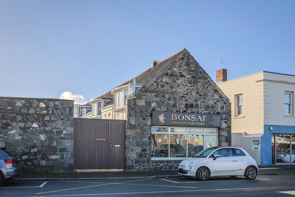 2 bed property for saleSouth Quay, St Sampson's, Guernsey GY2