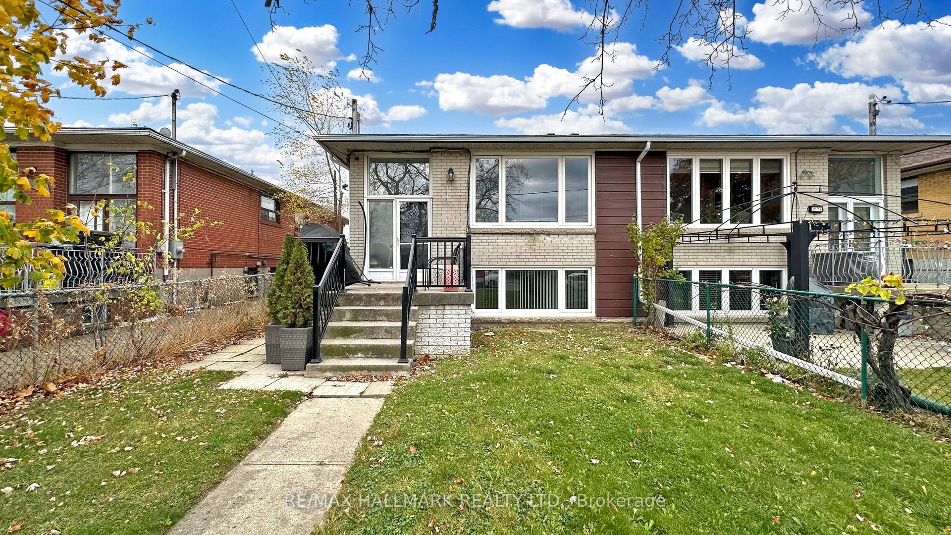 lower-3572 Dufferin Street, Toronto, ON, M3K 1N1