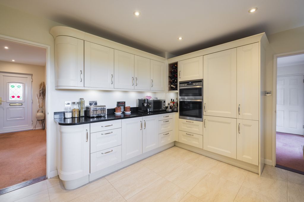 Additional image 18 of 3 bed bungalow for saleLa Grande Route De Faldouet, St. Martin, Jersey JE3