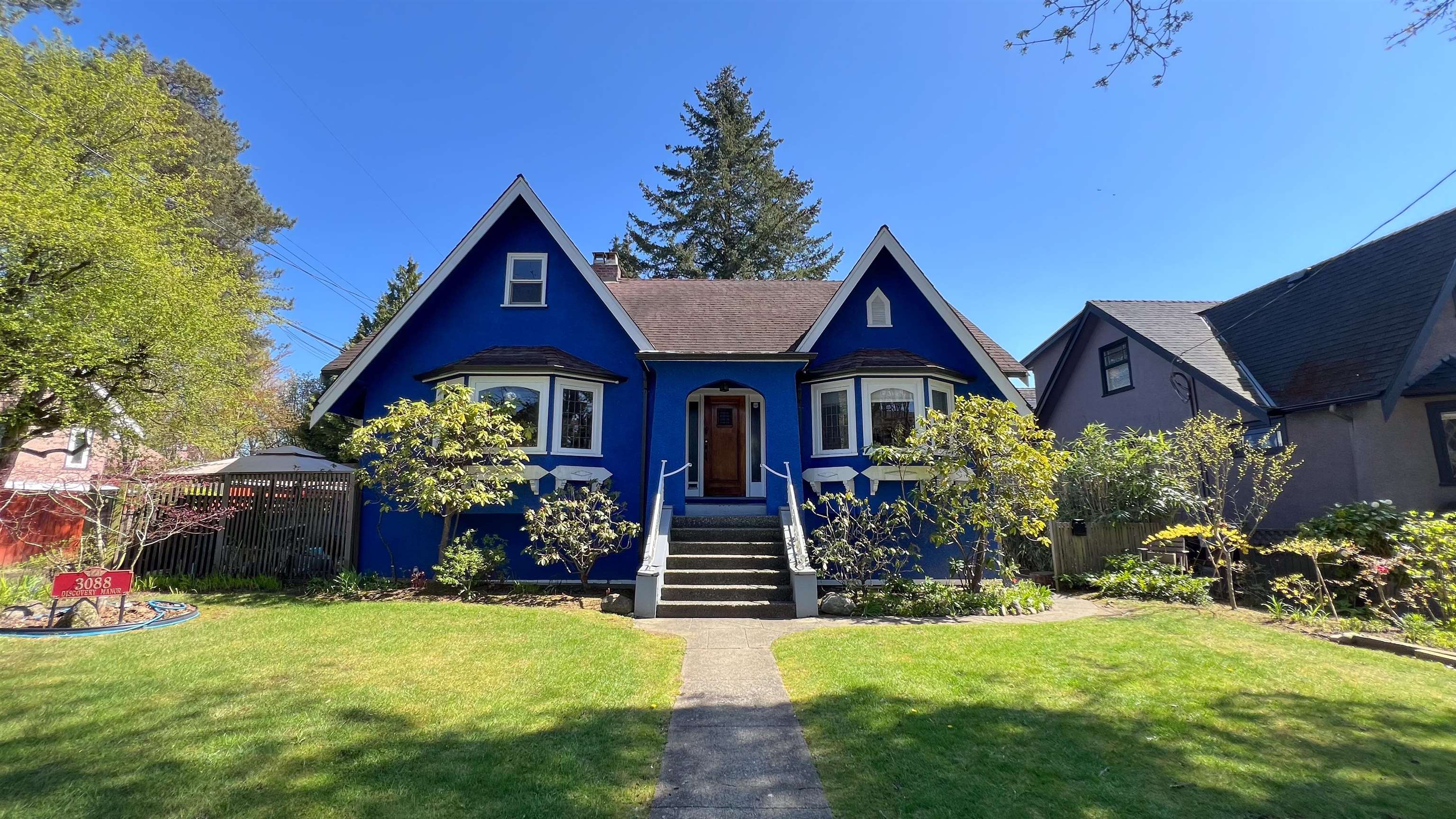 3088 Discovery Street, Vancouver, BC, V6R 3Y7
