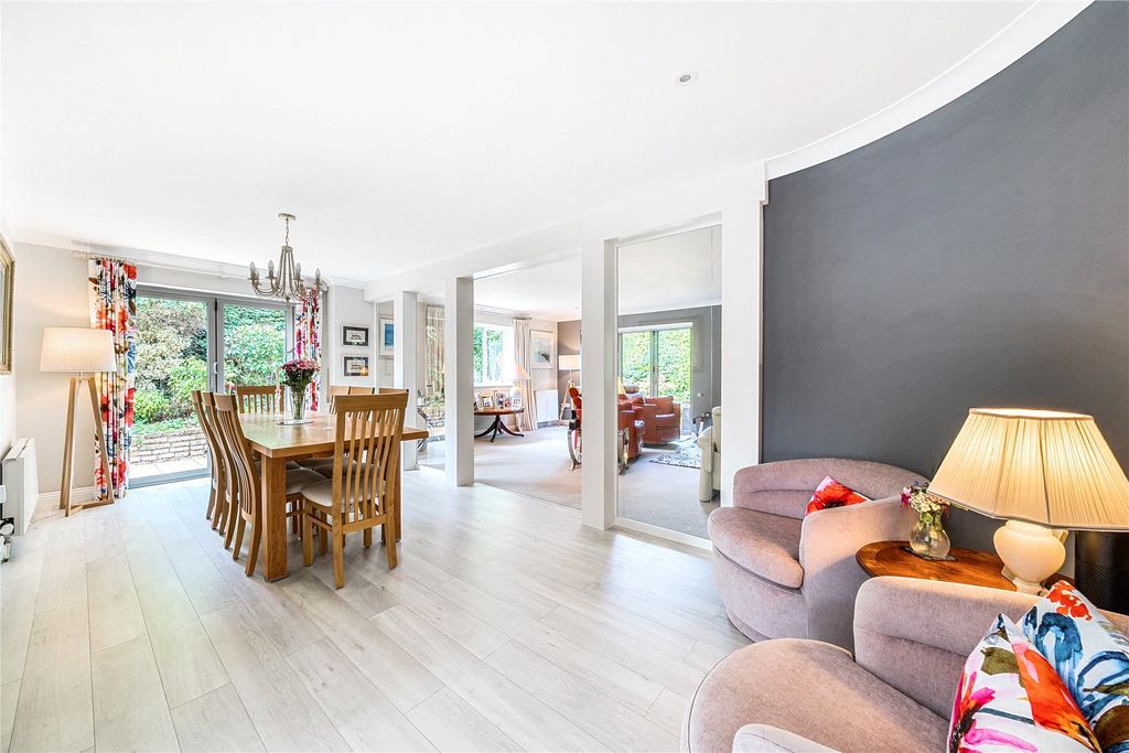 3 bed detached house for saleWest Hill, Devon EX11 photo 4