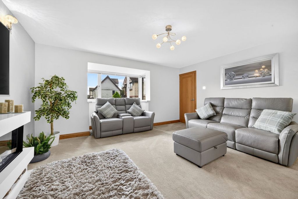 Additional image 4 of 4 bed detached house for saleCardinal Drive, Lisvane, Cardiff CF14