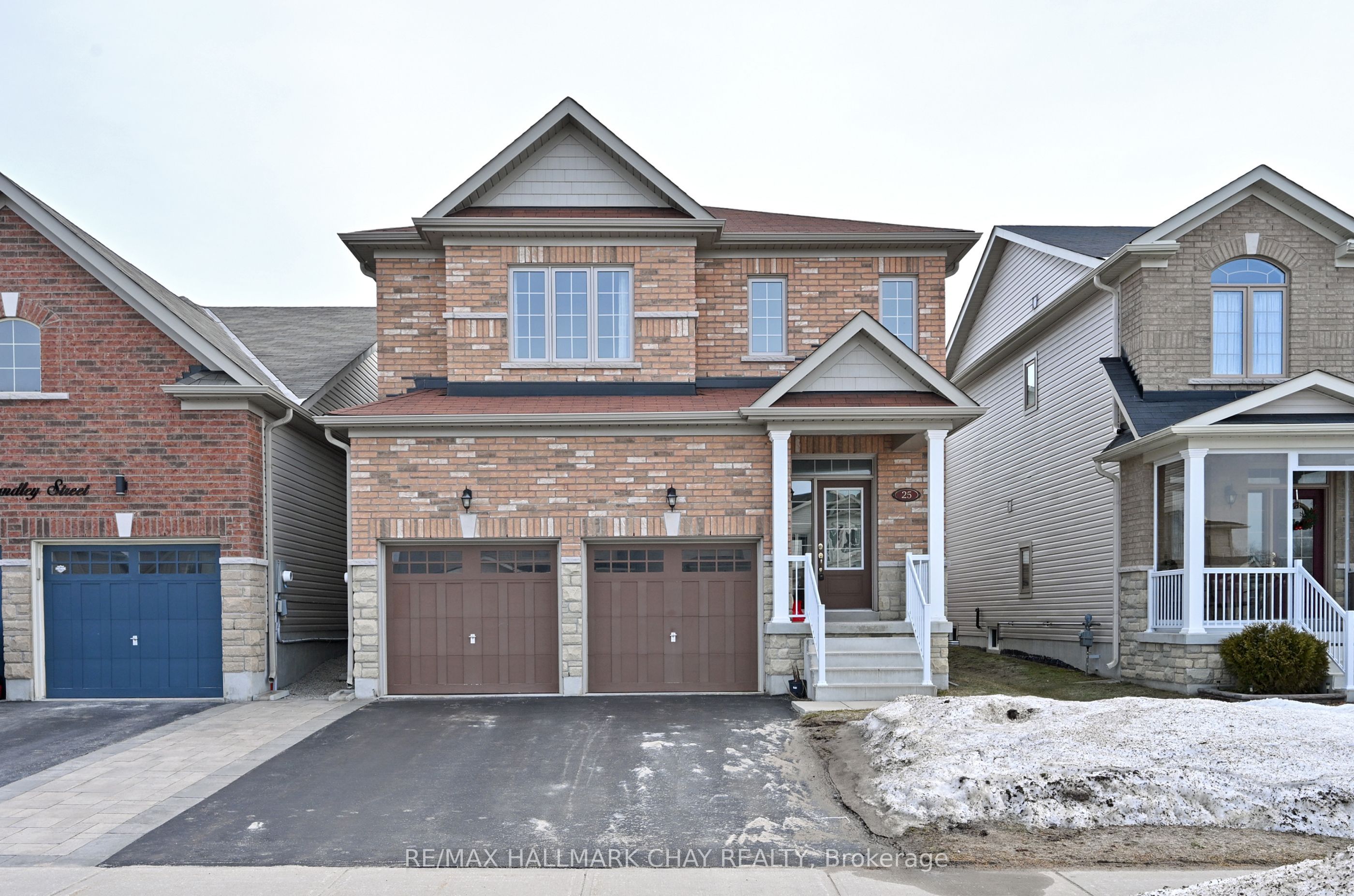 25 Mandley Street, Essa, ON, L3W 0B6