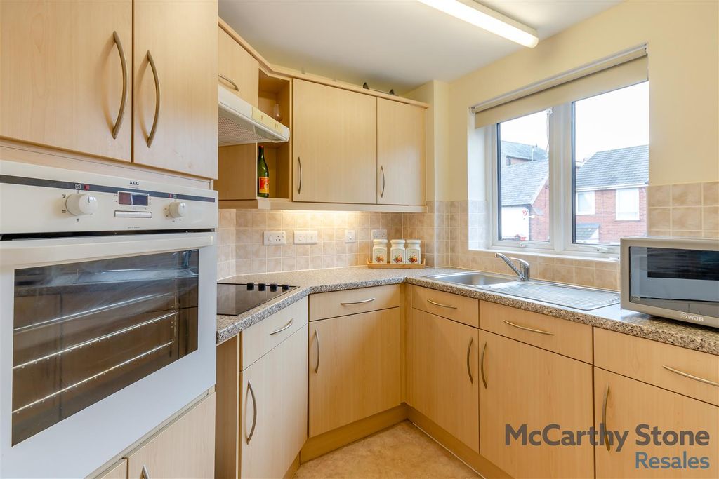 Additional image 6 of 1 bed flat for saleHartwell Court, Church Street, Eastwood, Nottingham NG16