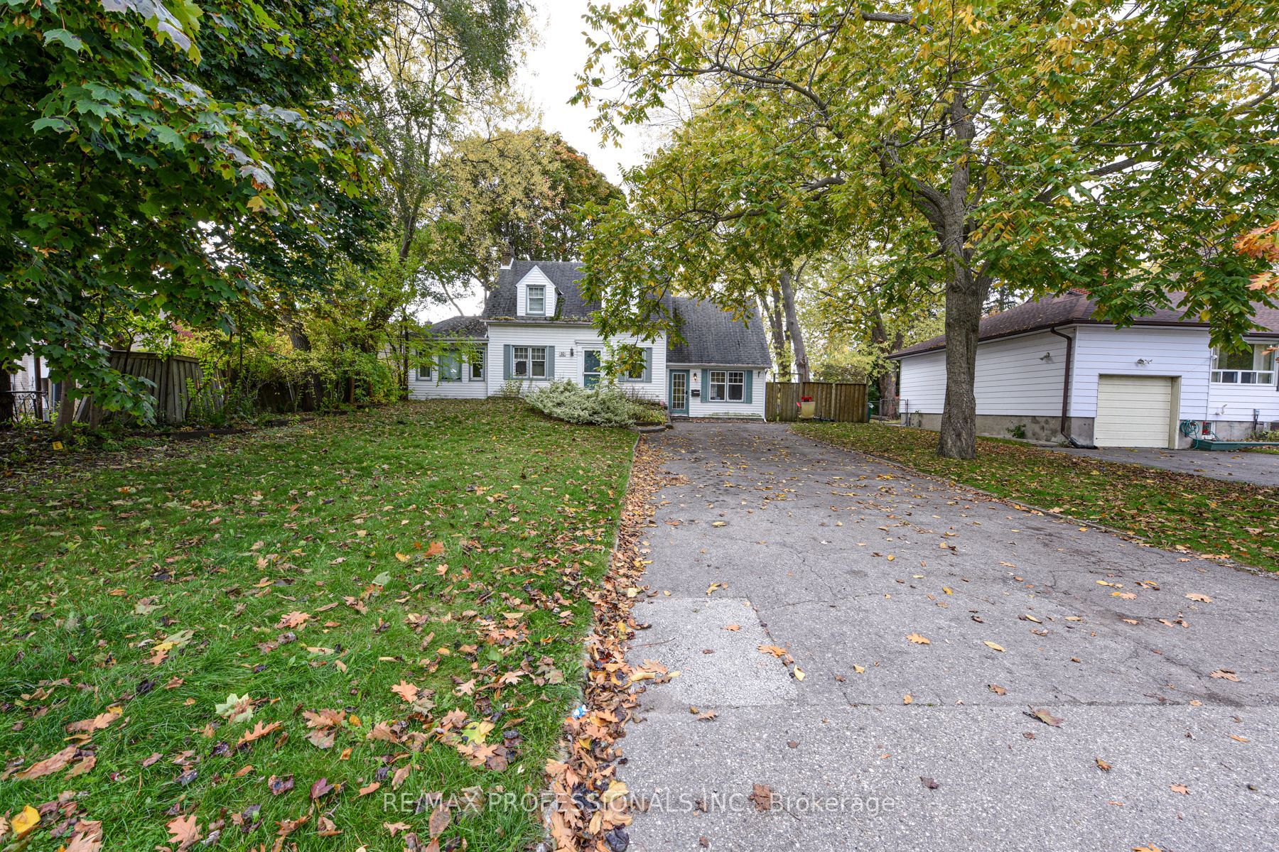 Additional image 2 of 10 Broadview Avenue, Mississauga, ON, L5H 2S9