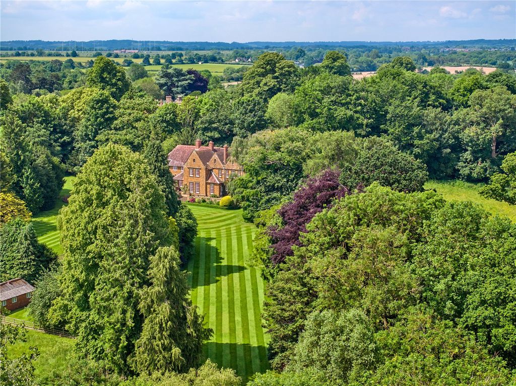 6 bed equestrian for saleCross Hill Road, Adderbury, Banbury, Oxfordshire OX17