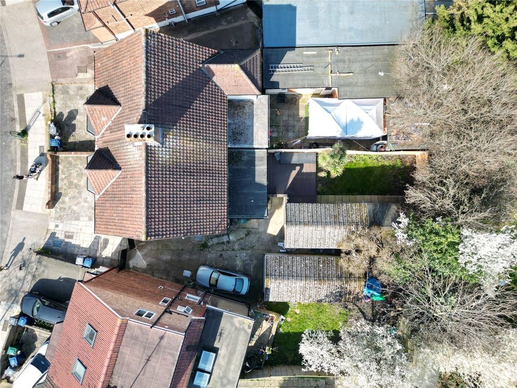 Additional image 19 of 4 bed semi-detached house for saleColin Park Road, Colindale NW9
