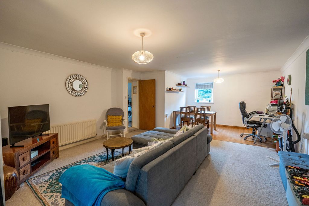 Additional image 5 of 2 bed flat for saleThe Crescent, Llandaff CF5
