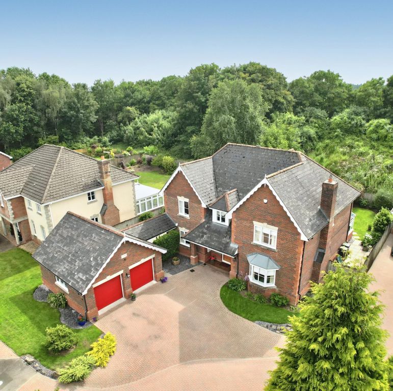 4 bed detached house for saleOutstanding Family Home 8 Walnut Grove, Crick, Caldicot, Monmouthshire NP26
