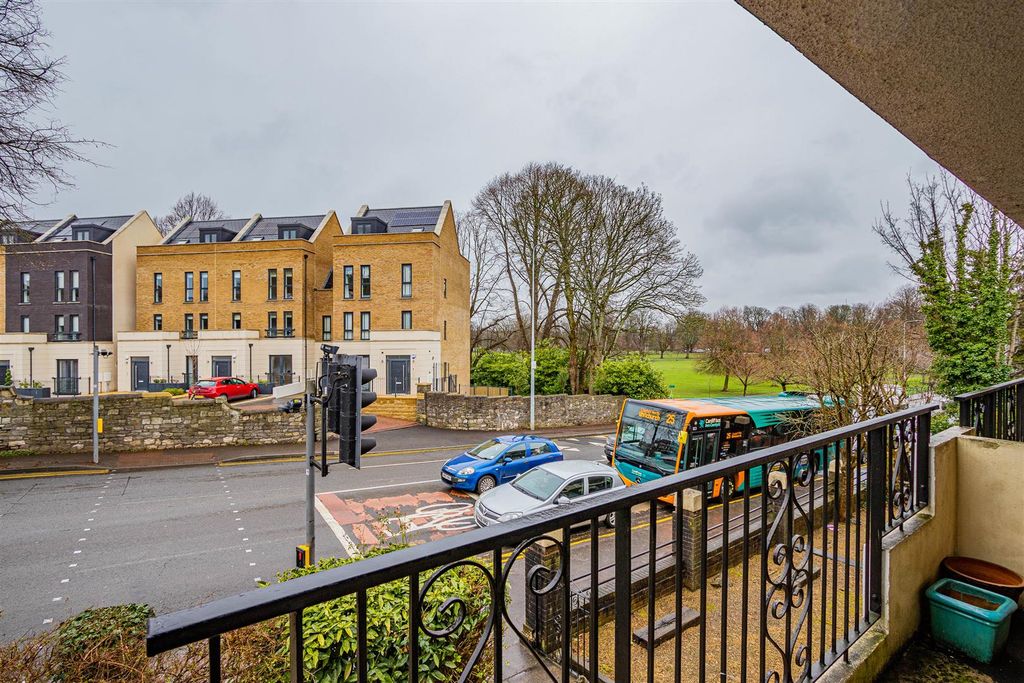 2 bed flat for salePenhill Road, Pontcanna, Cardiff CF11
