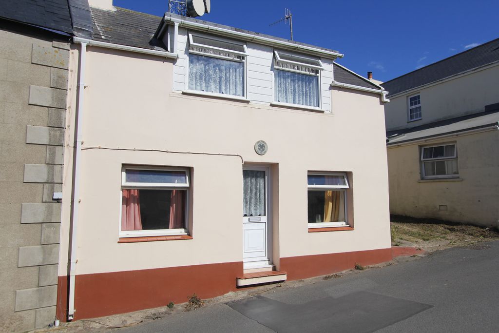 3 bed semi-detached house for saleLe Val, Alderney GY9