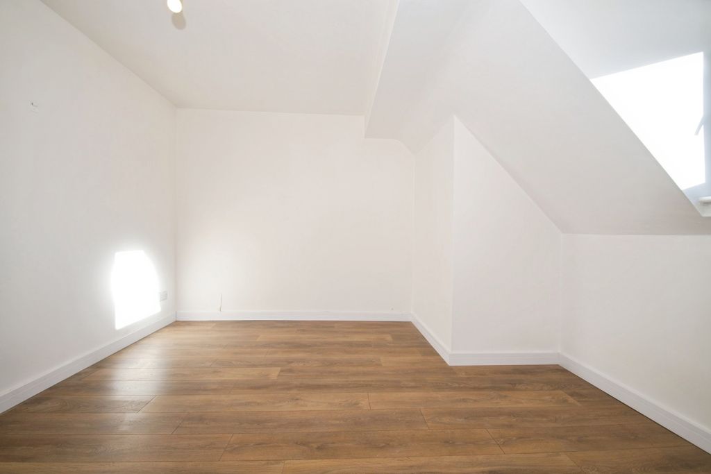 Additional image 13 of 2 bed flat for saleCaernarvon Court, Conway Road, Cardiff CF11