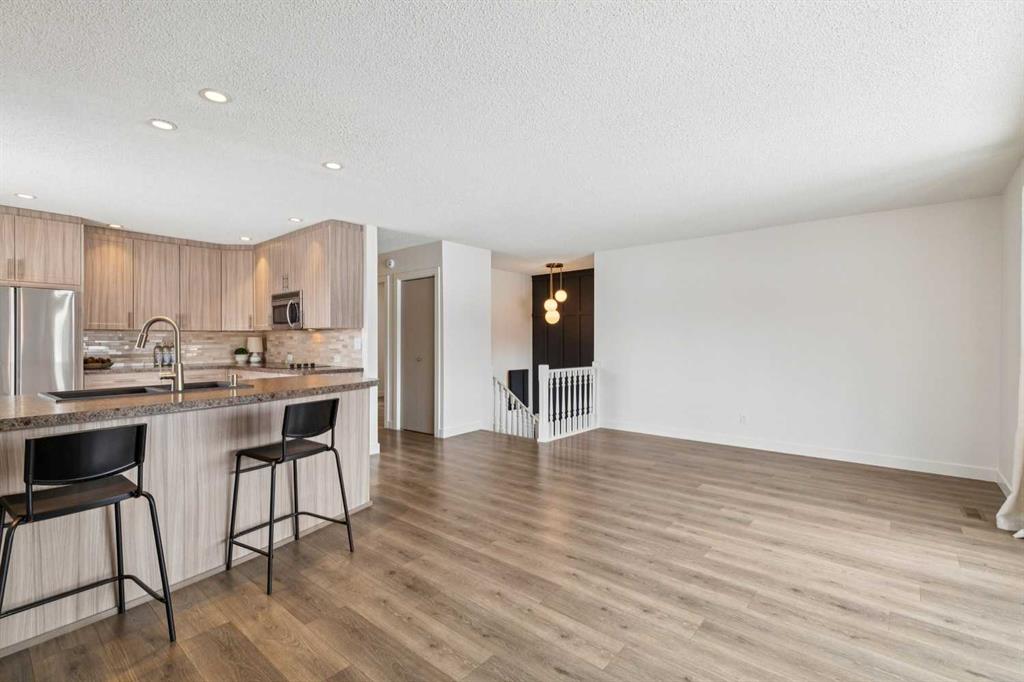 Additional image 6 of 11016 Braton Place SW, Calgary, AB, T2W 1B3