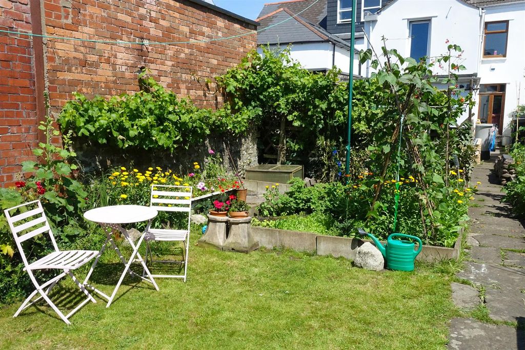 4 bed terraced house for saleRomilly Crescent, Pontcanna, Cardiff CF11 photo 2