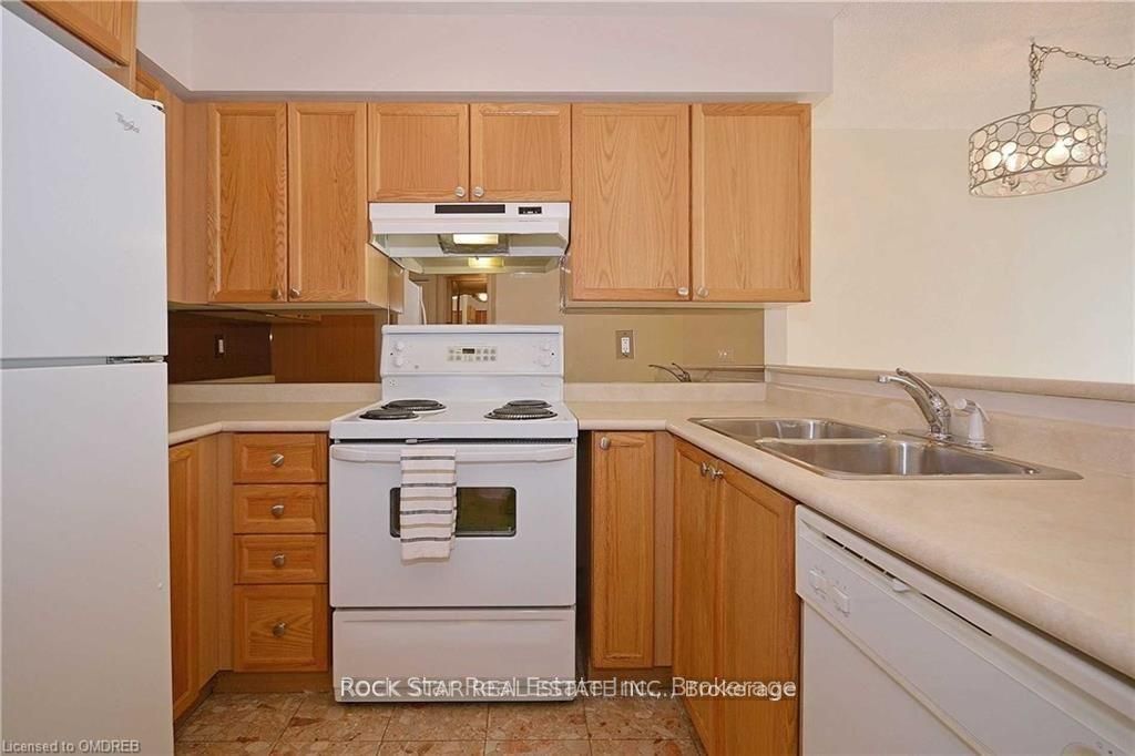Additional image 3 of 425-109 Front Street E, Toronto, ON, M5A 4P7
