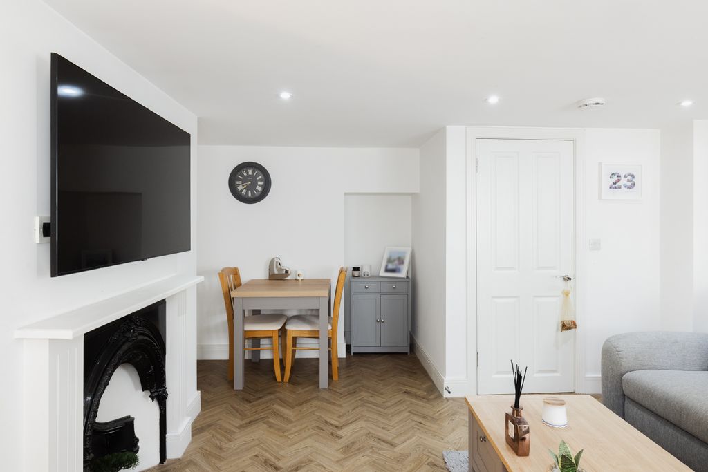 Additional image 10 of 1 bed flat for sale10 Elizabeth Place, St. Helier, Jersey JE2