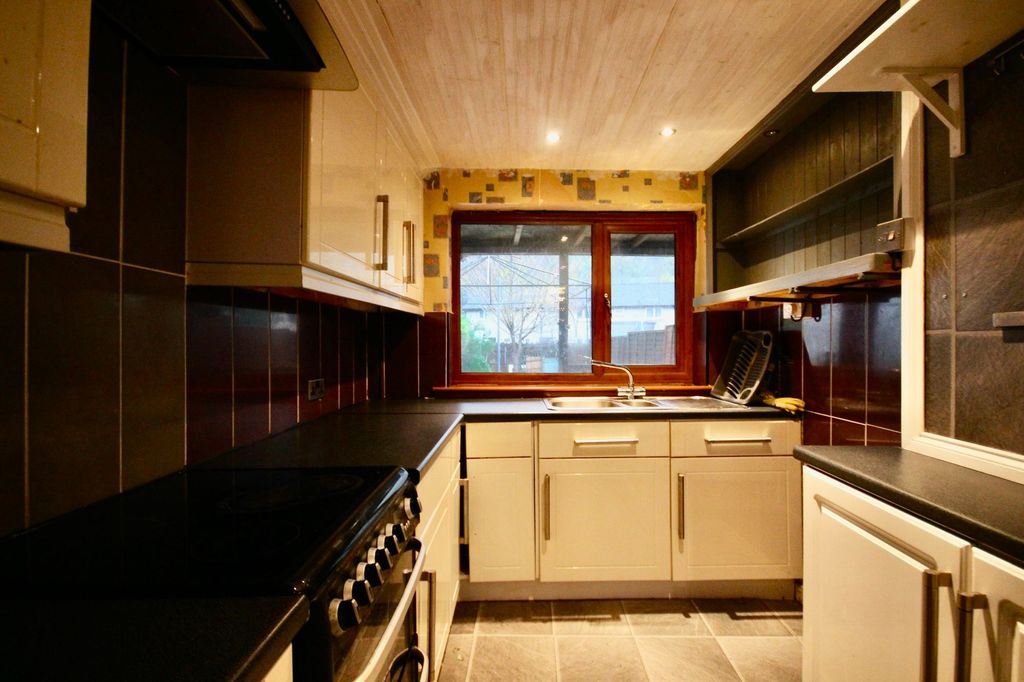 Additional image 9 of 3 bed semi-detached house for saleFreeholdland Road, Pontnewynydd NP4